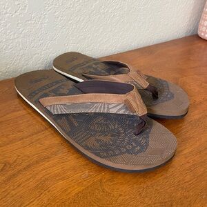 Air Balance Men’s Tropical Vacation Flip Flops